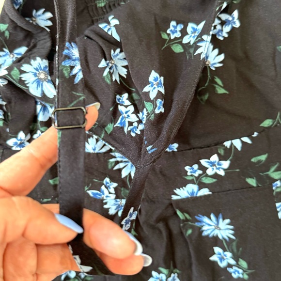 Torrid Challis Floral Spring Summer Black Romper Sz 1 - Picture 14 of 14